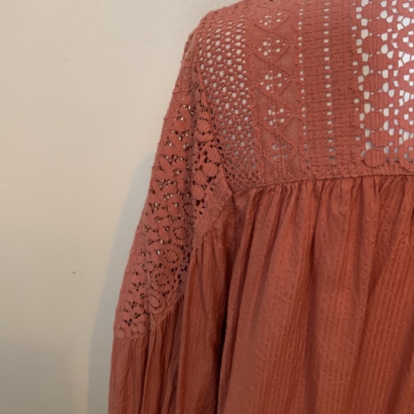 Lucky Brand 🍀 Burnt Orange Lace Cut Boho Top - Picture 7 of 10